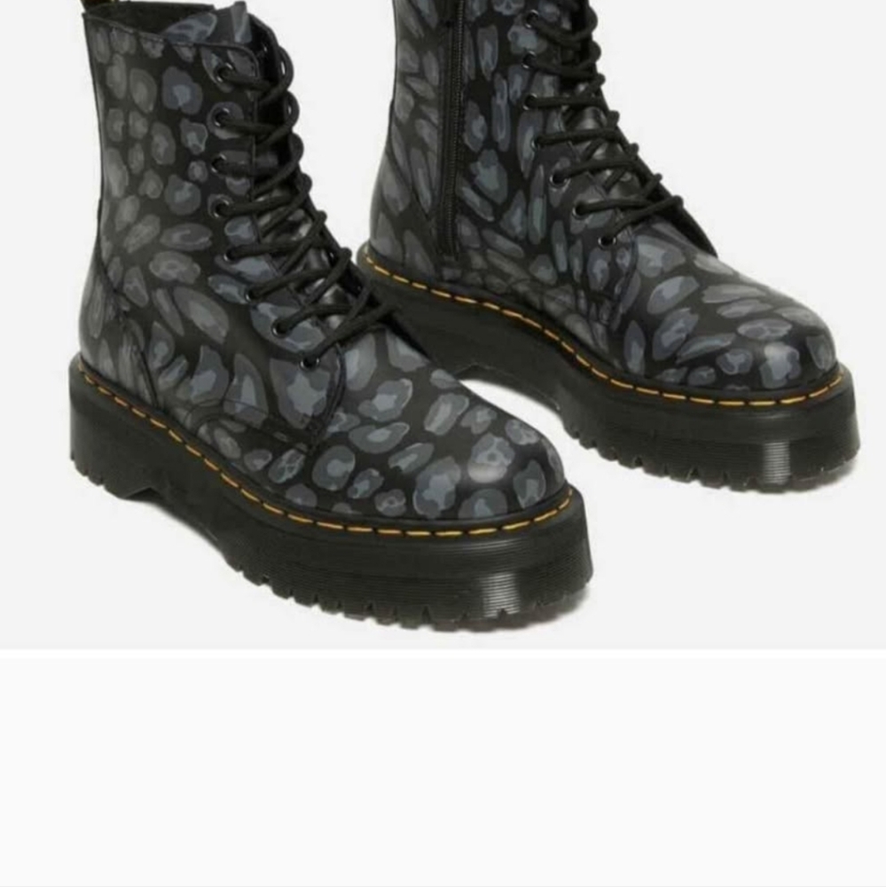 JADON- Dr. MARTENS- BRAND NEW